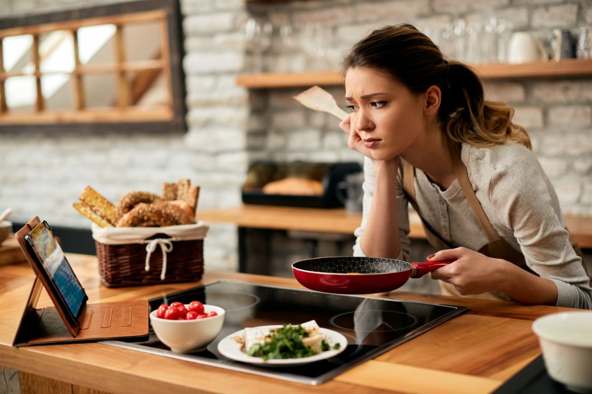 Person think to prepar a quick and easy dinner.